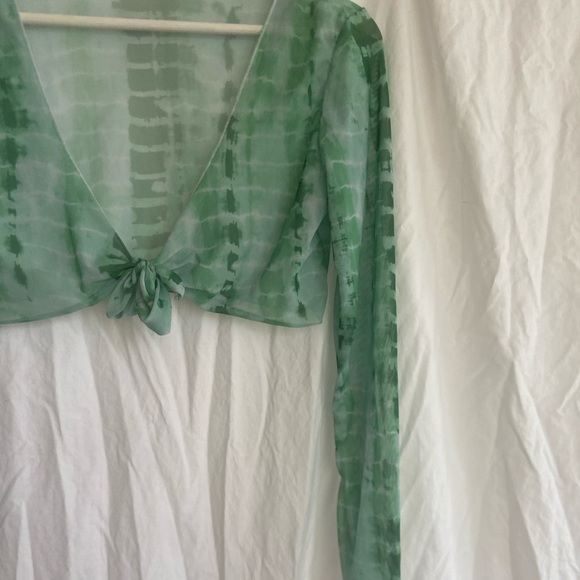 Green Groovy Cropped Tie Dye Long sleeve Top Size Small - Picture 6 of 11